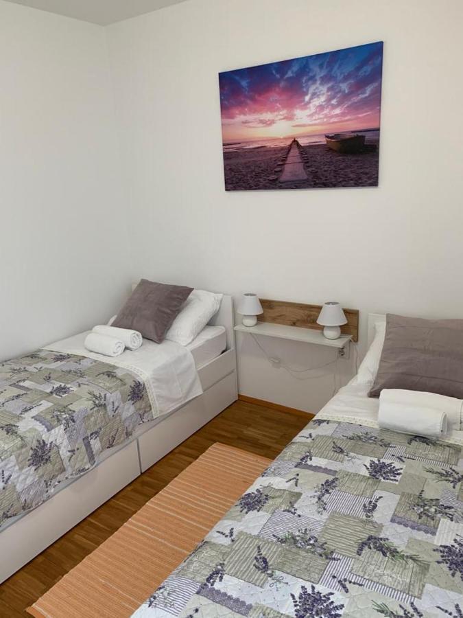 Tara'S Apartman Supetar Exterior photo