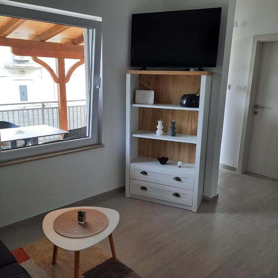 Tara'S Apartman Supetar Exterior photo